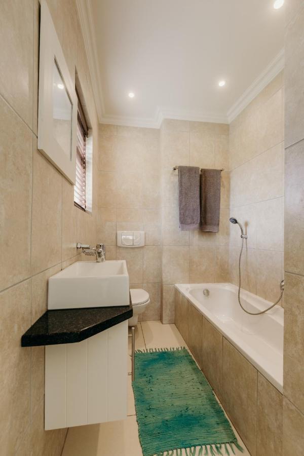 Апартаменты Whale Rock Gardens 15 - Partial Inverter Плеттенберг-Бей Экстерьер фото